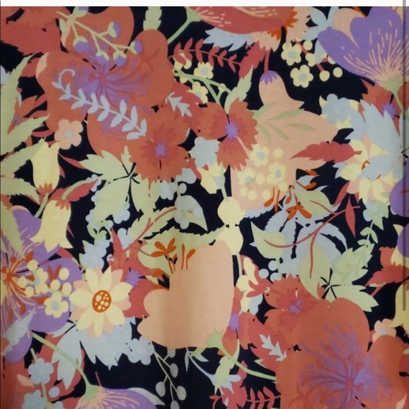 ❤️ 2/$25…4 XXS Irma Tunics - Picture 9 of 9